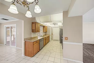 9213 W Long Hills Drive, Sun City, AZ 85351 - Photo 7