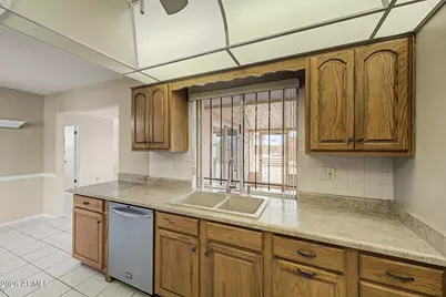 9213 W Long Hills Drive, Sun City, AZ 85351 - Photo 11