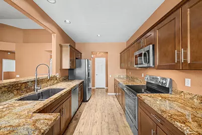 3334 E Utopia Road, Phoenix, AZ 85050 - Photo 13