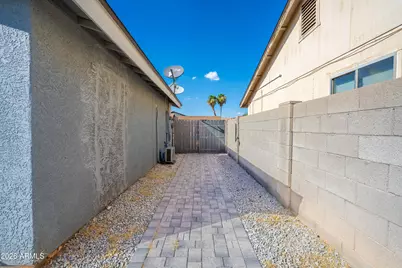 7139 W Earll Drive, Phoenix, AZ 85033 - Photo 35