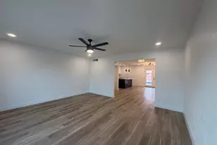 3529 W Stella Ln, Phoenix, AZ 85019 - Photo 17
