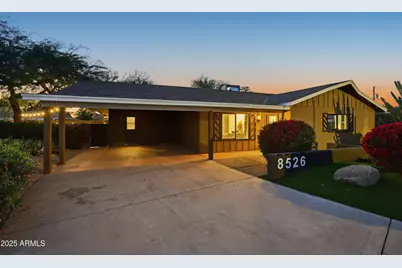 8526 E Whitton Avenue, Scottsdale, AZ 85251 - Photo 9