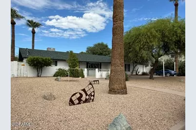 3034 N 34th Place, Phoenix, AZ 85018 - Photo 1