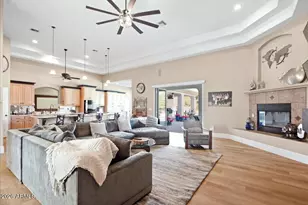 176 S Equestrian Ct, Gilbert, AZ 85296 - Photo 17