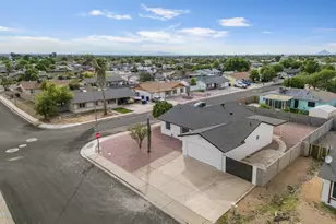 7402 E Halifax Cir, Mesa, AZ 85207 - Photo 7