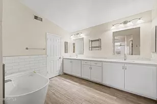 3922 E Goldfinch Gate Ln, Phoenix, AZ 85044 - Photo 9