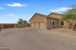 19524 W Corto Ln, Buckeye, AZ 85326 - Photo 5