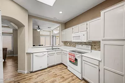 21759 N Verde Ridge Drive, Sun City West, AZ 85375 - Photo 7