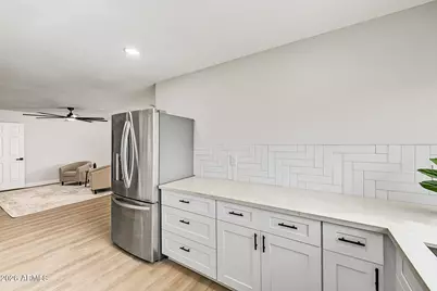 14216 N 39th Drive, Phoenix, AZ 85053 - Photo 17