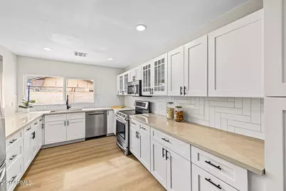 14216 N 39th Drive, Phoenix, AZ 85053 - Photo 13