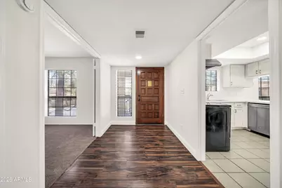 8302 N 21st Drive #L201, Phoenix, AZ 85021 - Photo 5