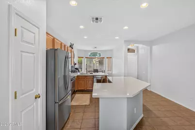 814 S 124th Avenue, Avondale, AZ 85323 - Photo 5