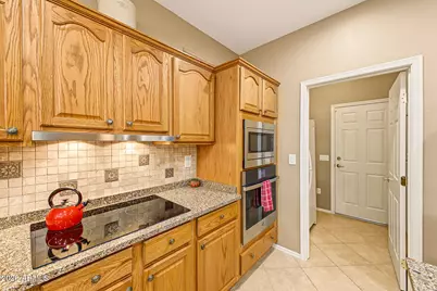 16442 W Desert Lily Drive, Surprise, AZ 85387 - Photo 11