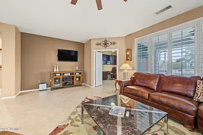 16442 W Desert Lily Drive, Surprise, AZ 85387 - Photo 5