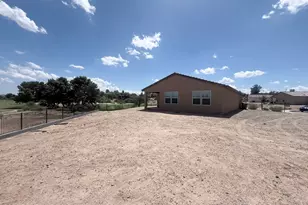 1725 Flagan Ct, Wickenburg, AZ 85390 - Photo 5