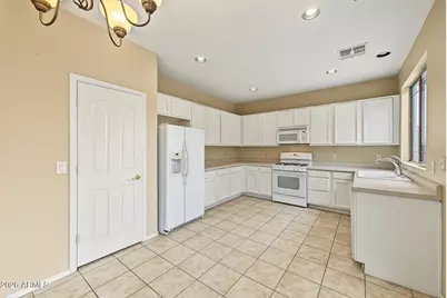 3282 E Lexington Avenue, Gilbert, AZ 85234 - Photo 7