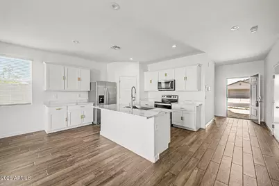 2760 W Stradling Avenue, Apache Junction, AZ 85120 - Photo 5