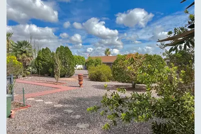 10527 W Prairie Hills Circle, Sun City, AZ 85351 - Photo 23