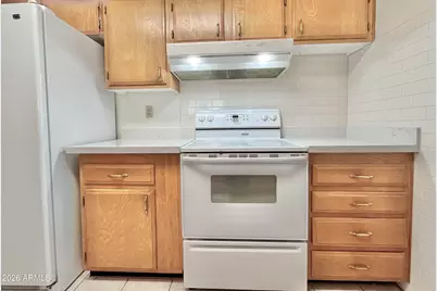 10527 W Prairie Hills Circle, Sun City, AZ 85351 - Photo 3