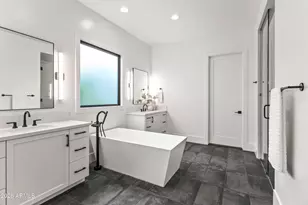 5513 E Verde Ln, Phoenix, AZ 85018 - Photo 11