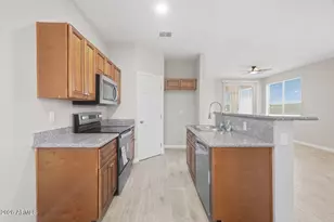 6537 S 15th Dr, Phoenix, AZ 85041 - Photo 5