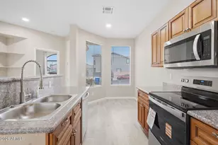 6537 S 15th Dr, Phoenix, AZ 85041 - Photo 3