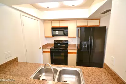 1333 E Morten Avenue #210, Phoenix, AZ 85020 - Photo 5