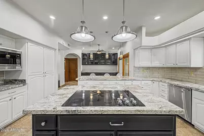 5812 W Del Lago Circle, Glendale, AZ 85308 - Photo 5