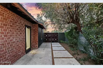 358 E Whitton Avenue, Phoenix, AZ 85012 - Photo 35