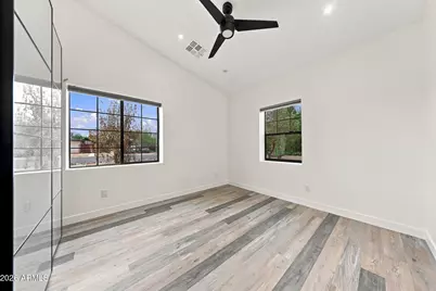 358 E Whitton Avenue, Phoenix, AZ 85012 - Photo 15