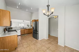 6233 W Encinas Ln, Phoenix, AZ 85043 - Photo 9