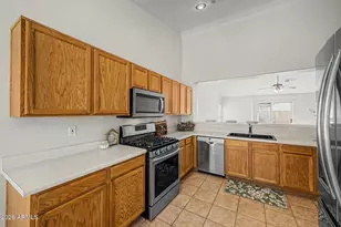 6233 W Encinas Ln, Phoenix, AZ 85043 - Photo 7