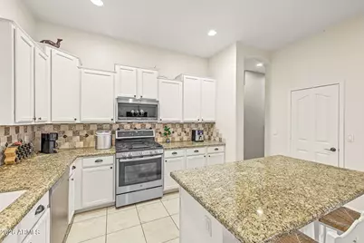 25705 N 68th Lane, Peoria, AZ 85383 - Photo 17