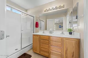 1385 S Joshua Tree Ln, Gilbert, AZ 85296 - Photo 19