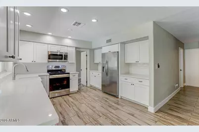 8637 E Camelback Road, Scottsdale, AZ 85251 - Photo 17