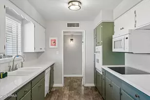107 E Palmcroft Dr, Tempe, AZ 85282 - Photo 11