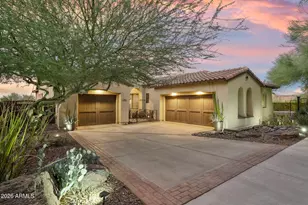 2334 E Samantha Way, Phoenix, AZ 85042 - Photo 1