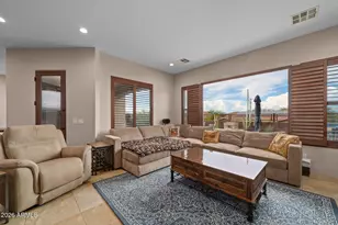 2334 E Samantha Way, Phoenix, AZ 85042 - Photo 9