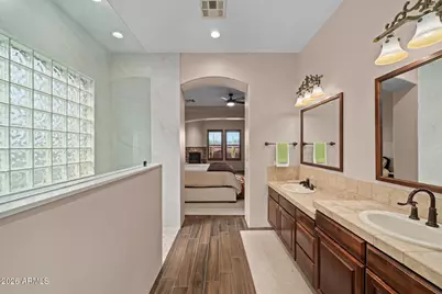 2334 E Samantha Way, Phoenix, AZ 85042 - Photo 19