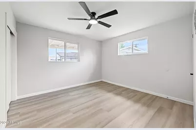 4332 W Crittenden Lane, Phoenix, AZ 85031 - Photo 11