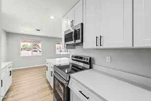 4332 W Crittenden Ln, Phoenix, AZ 85031 - Photo 9