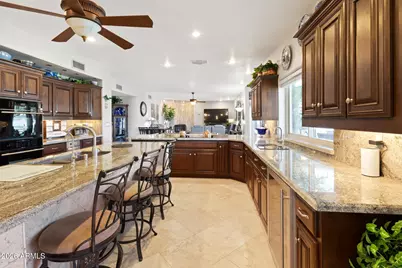 5866 W Del Lago Circle, Glendale, AZ 85308 - Photo 7