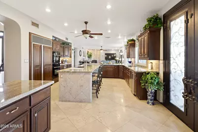 5866 W Del Lago Circle, Glendale, AZ 85308 - Photo 9
