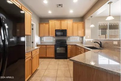 30153 N 71st Drive, Peoria, AZ 85383 - Photo 11