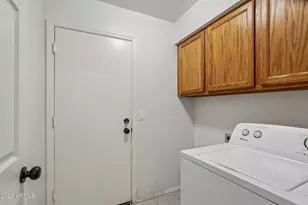 3219 E Wildwood Dr, Phoenix, AZ 85048 - Photo 17