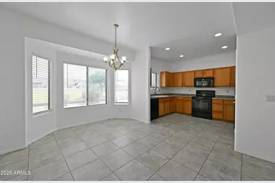 605 W Latona Road, Phoenix, AZ 85041 - Photo 9