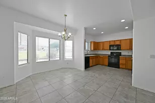 605 W Latona Rd, Phoenix, AZ 85041 - Photo 9