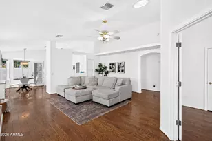 909 S Scallop Dr, Gilbert, AZ 85233 - Photo 5