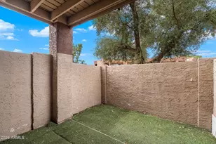3810 N Maryvale Pkwy, Phoenix, AZ 85031 - Photo 19
