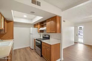 3810 N Maryvale Pkwy, Phoenix, AZ 85031 - Photo 9